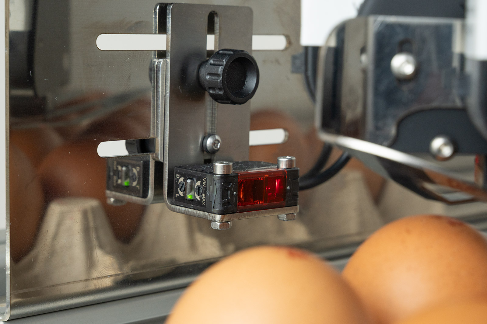 Tiskárna pro potisk vajíček a vajíčkových boxů od TS Electronis Zlín, s.r.o.